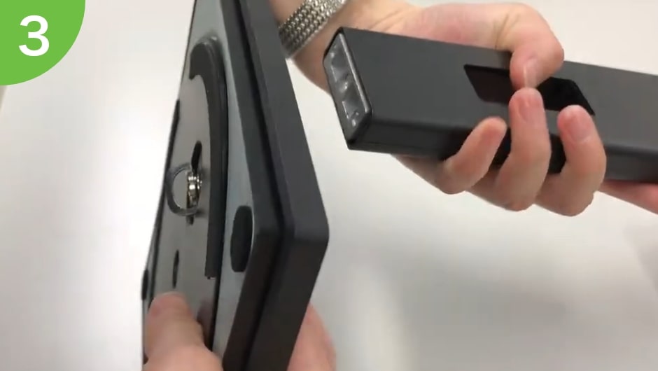 スタンドを完成させます。